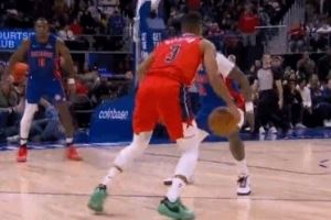 要终结比赛?麦科勒姆变向突破 轻松抛投命中&奇才领先5分!